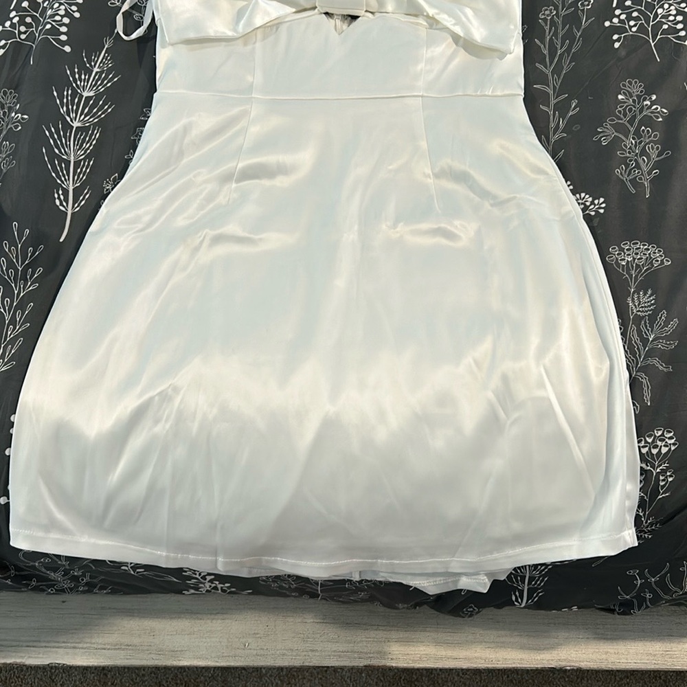 NWT hello Molly stain mini dress with bow